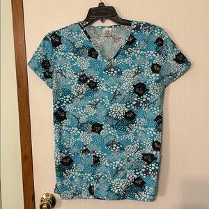 B Scrubs Blue and White Owl Printed Scrub Top Size Medium